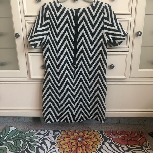 E. SSUE Dress - Picture 2 of 3